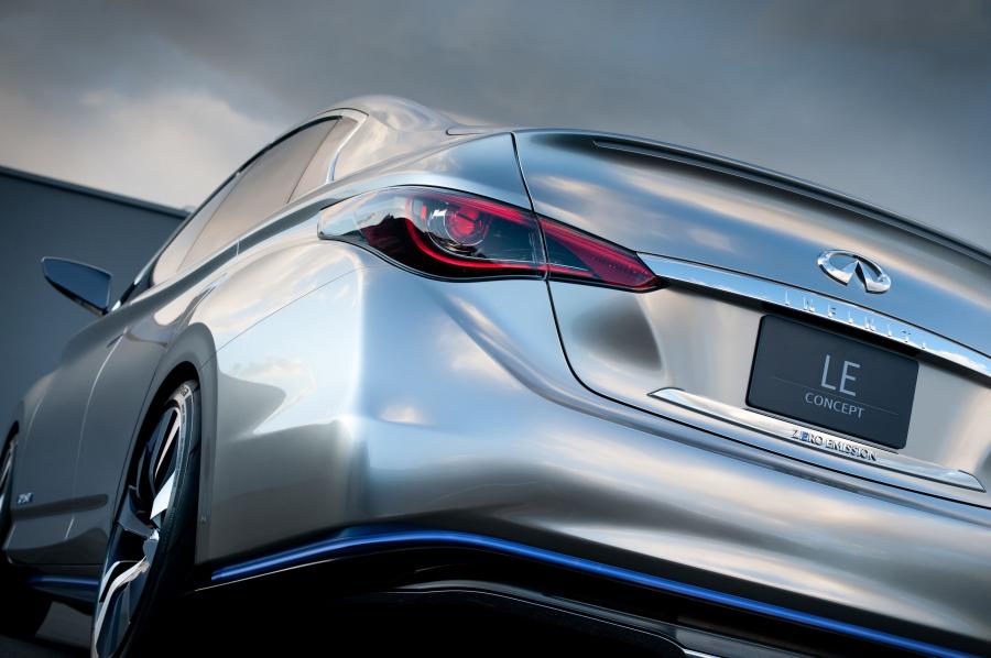  Infiniti LE Pure-Electric Concept 2012 года  (фото 5 из 30)